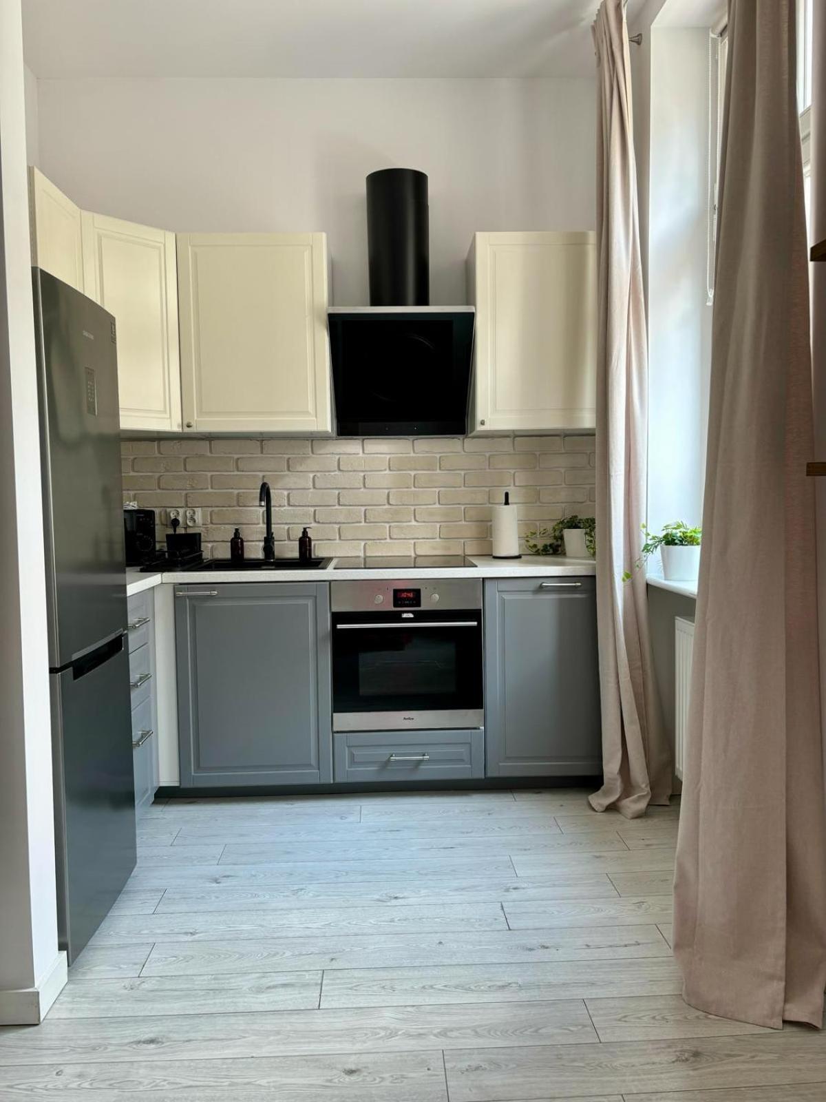 Klimatyczne Mieszkanie W Centrum Poznań Extérieur photo