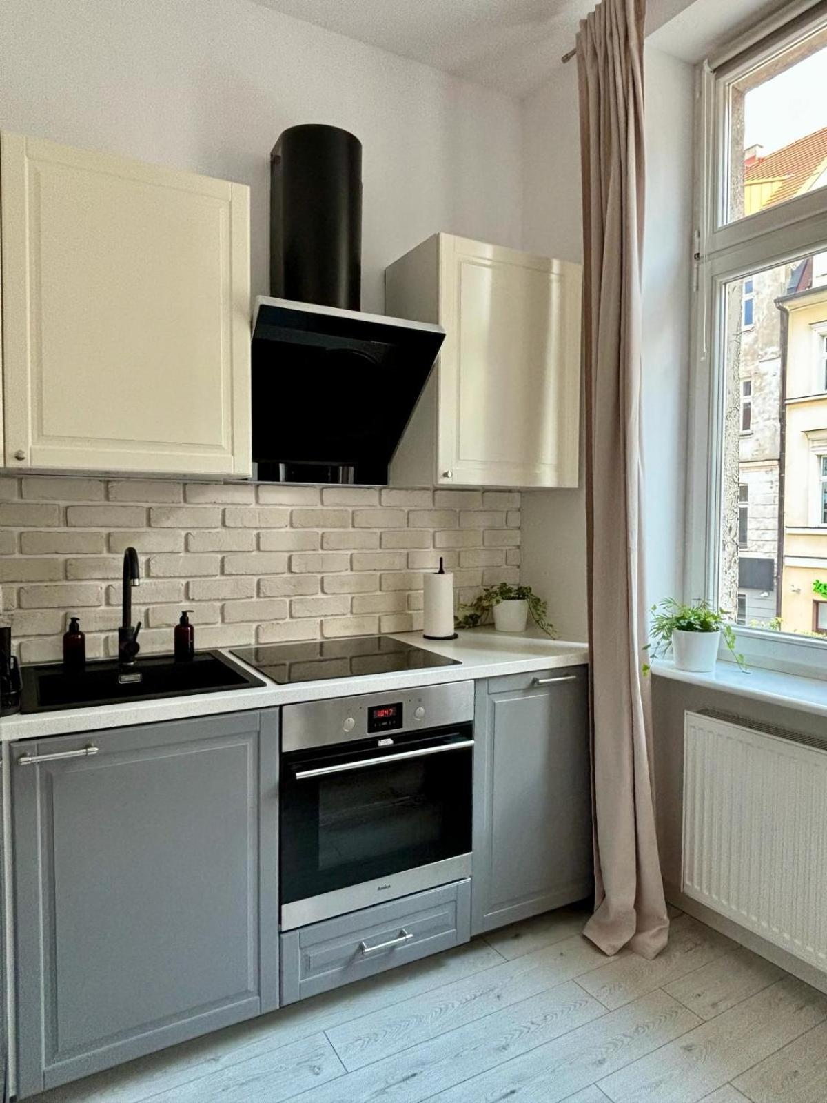 Klimatyczne Mieszkanie W Centrum Poznań Extérieur photo